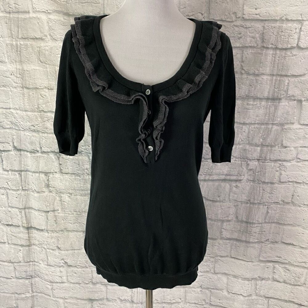 Banana Republic women M scoopneck short sleeve ruffle button front sweater black